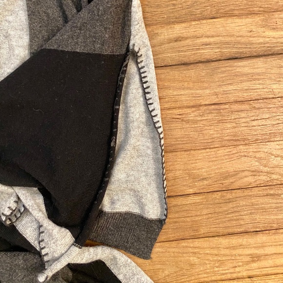 CLICHE Color Block Waterfall Cascading Sweater - Picture 5 of 6